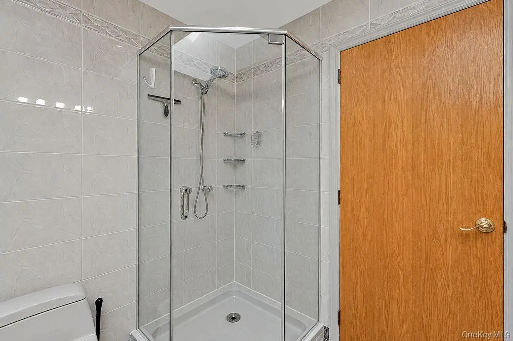 162-15 88th Street, New York, NY, 5 Bedrooms Bedrooms, 10 Rooms Rooms,3 BathroomsBathrooms,Residential,For Rent,88th,0,1038484 162-15 88th Street, New York, NY, 5 Bedrooms Bedrooms, 10 Rooms Rooms,3 BathroomsBathrooms,Residential,For Rent,88th,0,1038484