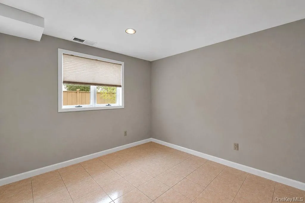 162-15 88th Street, New York, NY, 5 Bedrooms Bedrooms, 10 Rooms Rooms,3 BathroomsBathrooms,Residential,For Rent,88th,0,1038484 162-15 88th Street, New York, NY, 5 Bedrooms Bedrooms, 10 Rooms Rooms,3 BathroomsBathrooms,Residential,For Rent,88th,0,1038484