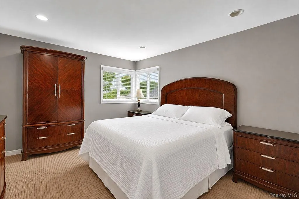 162-15 88th Street, New York, NY, 5 Bedrooms Bedrooms, 10 Rooms Rooms,3 BathroomsBathrooms,Residential,For Rent,88th,0,1038484 162-15 88th Street, New York, NY, 5 Bedrooms Bedrooms, 10 Rooms Rooms,3 BathroomsBathrooms,Residential,For Rent,88th,0,1038484