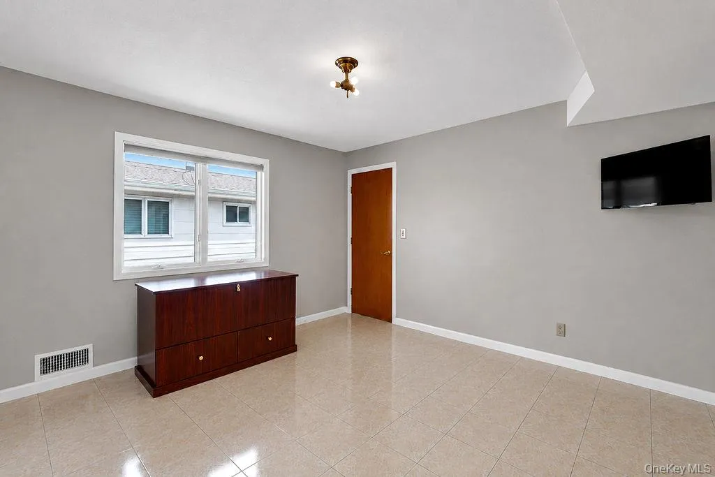 162-15 88th Street, New York, NY, 5 Bedrooms Bedrooms, 10 Rooms Rooms,3 BathroomsBathrooms,Residential,For Rent,88th,0,1038484 162-15 88th Street, New York, NY, 5 Bedrooms Bedrooms, 10 Rooms Rooms,3 BathroomsBathrooms,Residential,For Rent,88th,0,1038484