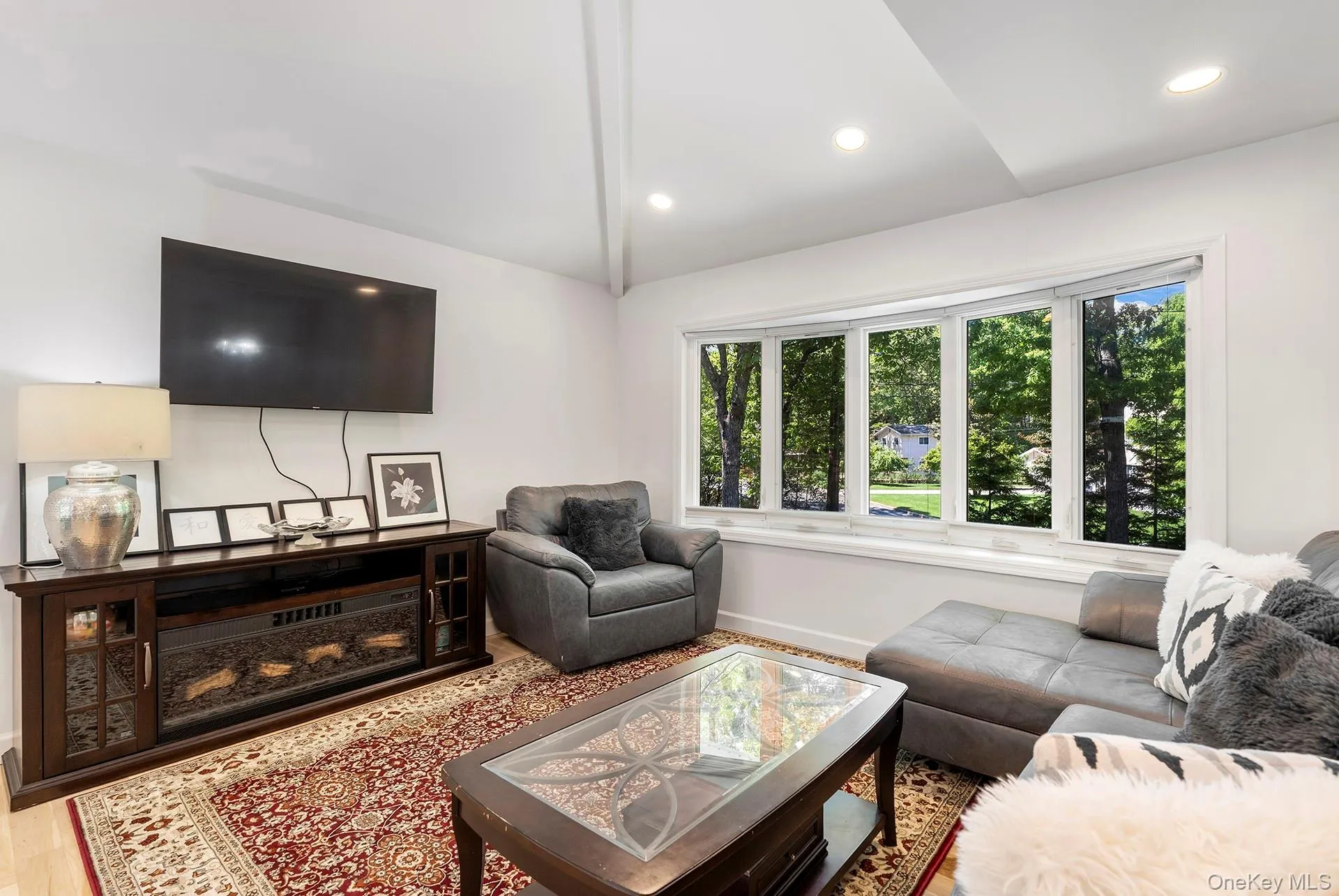 52 Walker Avenue, East Hampton, NY, 3 Bedrooms Bedrooms, 6 Rooms Rooms,2 BathroomsBathrooms,Residential Lease,For Rent,Walker,0,1038486 52 Walker Avenue, East Hampton, NY, 3 Bedrooms Bedrooms, 6 Rooms Rooms,2 BathroomsBathrooms,Residential Lease,For Rent,Walker,0,1038486