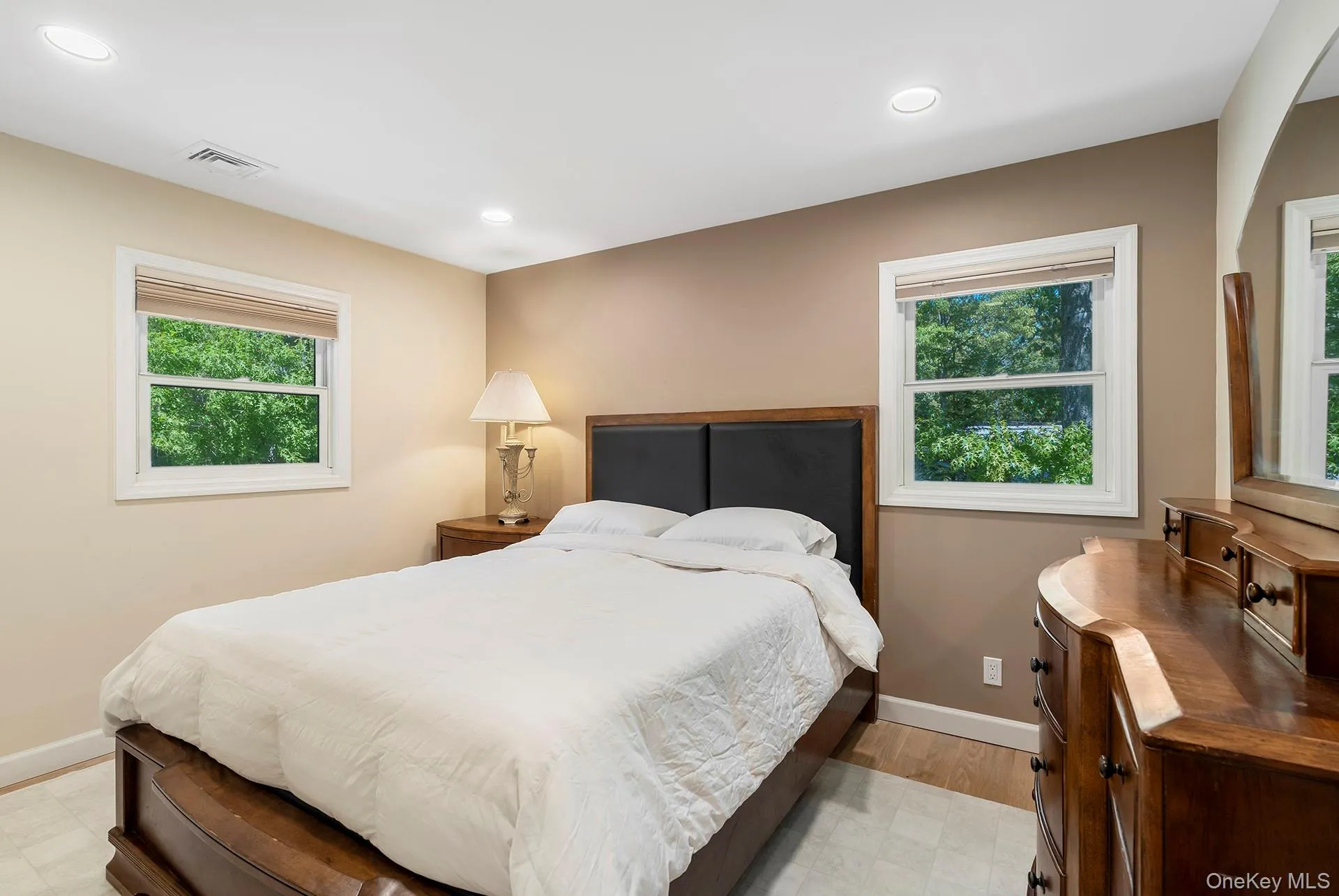 52 Walker Avenue, East Hampton, NY, 3 Bedrooms Bedrooms, 6 Rooms Rooms,2 BathroomsBathrooms,Residential Lease,For Rent,Walker,0,1038486 52 Walker Avenue, East Hampton, NY, 3 Bedrooms Bedrooms, 6 Rooms Rooms,2 BathroomsBathrooms,Residential Lease,For Rent,Walker,0,1038486