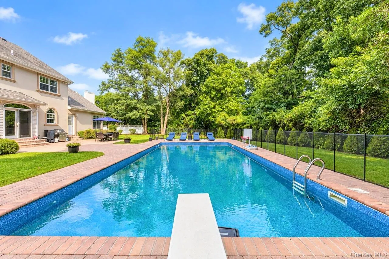 5 Sky View Court, Islip, NY, 5 Bedrooms Bedrooms, 9 Rooms Rooms,3 BathroomsBathrooms,Residential,For Rent,Sky View,0,1038491 5 Sky View Court, Islip, NY, 5 Bedrooms Bedrooms, 9 Rooms Rooms,3 BathroomsBathrooms,Residential,For Rent,Sky View,0,1038491