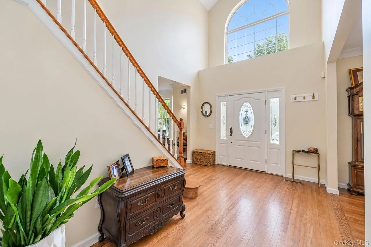5 Sky View Court, Islip, NY, 5 Bedrooms Bedrooms, 9 Rooms Rooms,3 BathroomsBathrooms,Residential,For Rent,Sky View,0,1038491 5 Sky View Court, Islip, NY, 5 Bedrooms Bedrooms, 9 Rooms Rooms,3 BathroomsBathrooms,Residential,For Rent,Sky View,0,1038491
