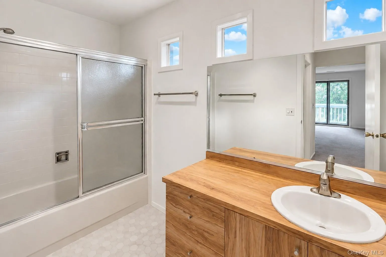 51 Rockledge Path, Brookhaven, NY, 3 Bedrooms Bedrooms, 6 Rooms Rooms,2 BathroomsBathrooms,Residential,For Rent,Rockledge,0,1038494 51 Rockledge Path, Brookhaven, NY, 3 Bedrooms Bedrooms, 6 Rooms Rooms,2 BathroomsBathrooms,Residential,For Rent,Rockledge,0,1038494