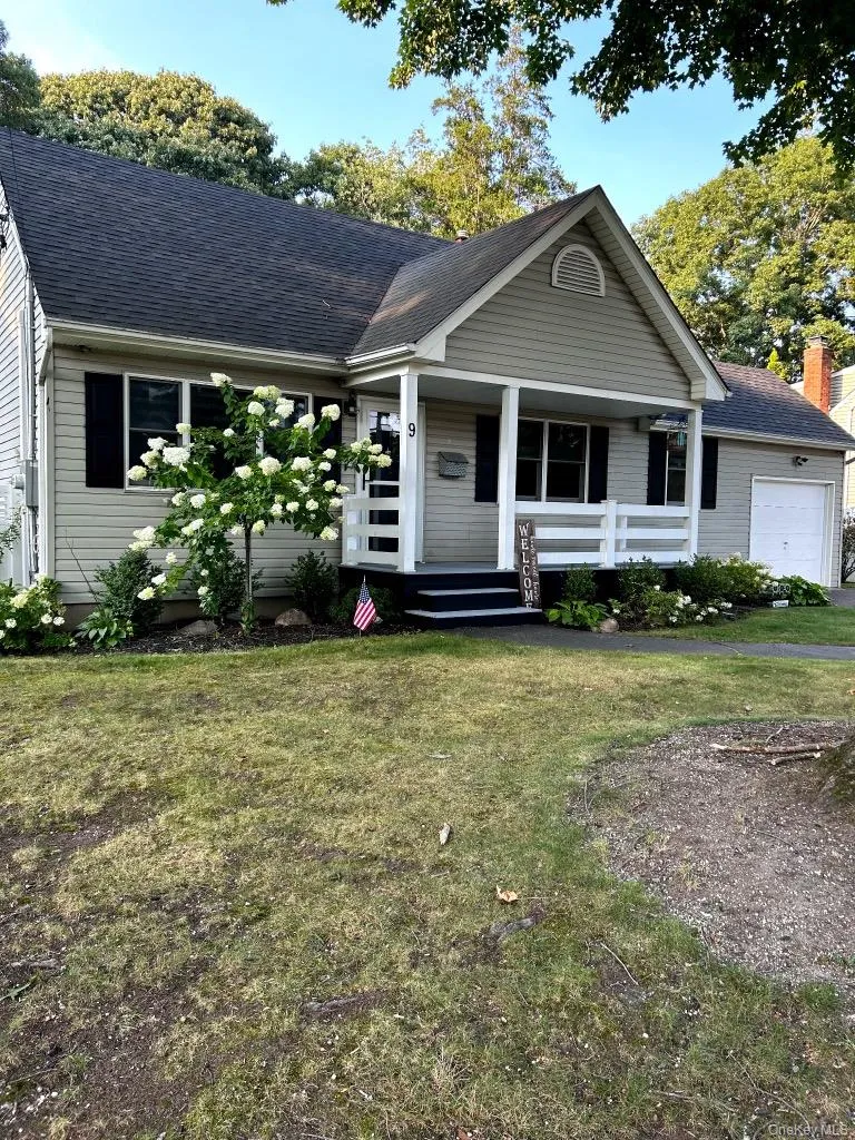 9 Runyon Street, Islip, NY, 3 Bedrooms Bedrooms, 5 Rooms Rooms,1 BathroomBathrooms,Residential,For Rent,Runyon,0,1038496 9 Runyon Street, Islip, NY, 3 Bedrooms Bedrooms, 5 Rooms Rooms,1 BathroomBathrooms,Residential,For Rent,Runyon,0,1038496