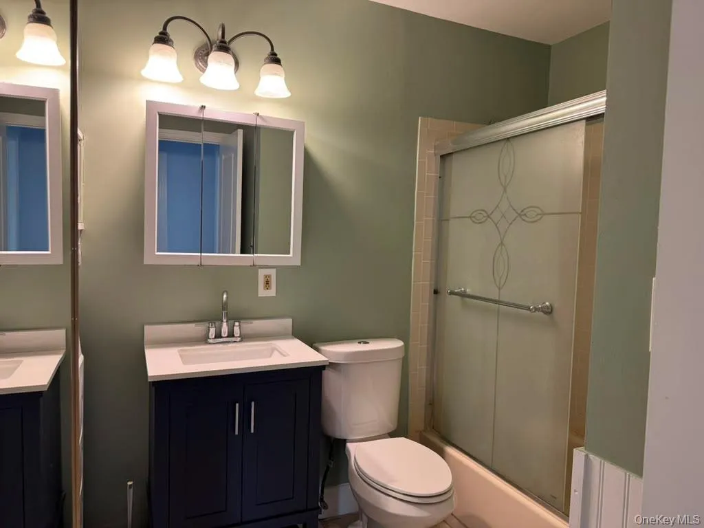 161 Fairview Circle, Brookhaven, NY, 2 Bedrooms Bedrooms, 4 Rooms Rooms,1 BathroomBathrooms,Residential Lease,For Rent,Fairview,0,1038497 161 Fairview Circle, Brookhaven, NY, 2 Bedrooms Bedrooms, 4 Rooms Rooms,1 BathroomBathrooms,Residential Lease,For Rent,Fairview,0,1038497