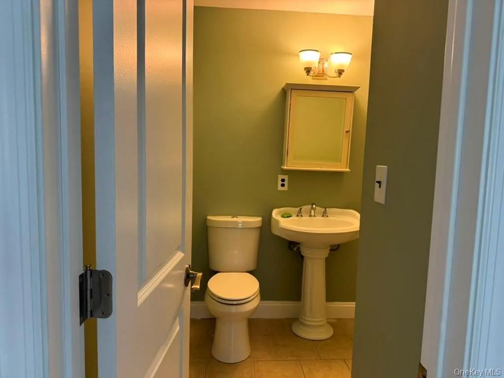 161 Fairview Circle, Brookhaven, NY, 2 Bedrooms Bedrooms, 4 Rooms Rooms,1 BathroomBathrooms,Residential Lease,For Rent,Fairview,0,1038497 161 Fairview Circle, Brookhaven, NY, 2 Bedrooms Bedrooms, 4 Rooms Rooms,1 BathroomBathrooms,Residential Lease,For Rent,Fairview,0,1038497