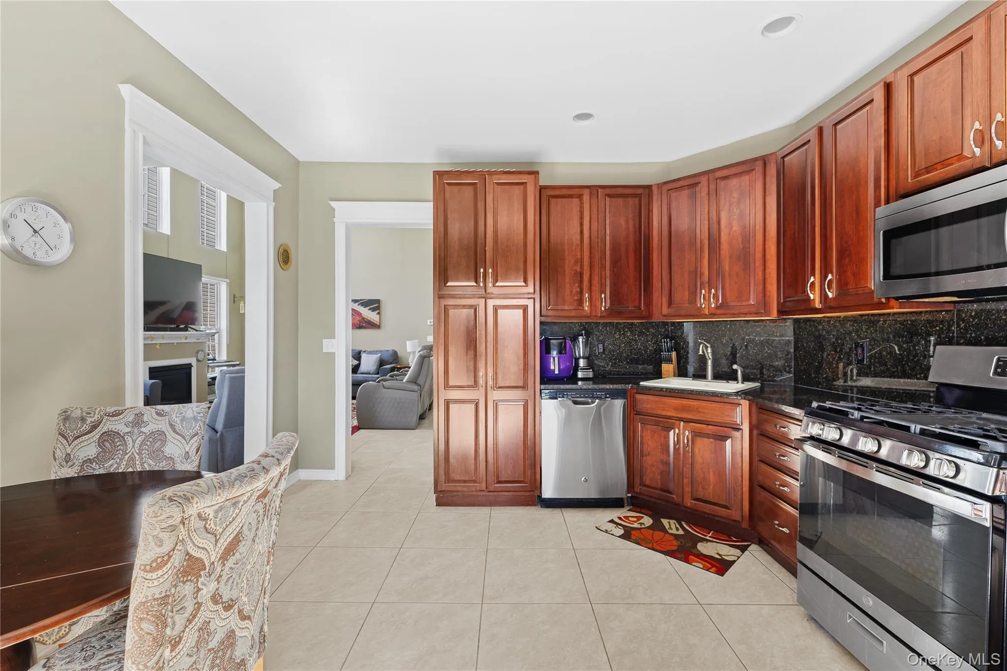 131 Constantine Way, Brookhaven, NY, 3 Bedrooms Bedrooms, 8 Rooms Rooms,2 BathroomsBathrooms,Residential,For Rent,Constantine,0,1038503 131 Constantine Way, Brookhaven, NY, 3 Bedrooms Bedrooms, 8 Rooms Rooms,2 BathroomsBathrooms,Residential,For Rent,Constantine,0,1038503