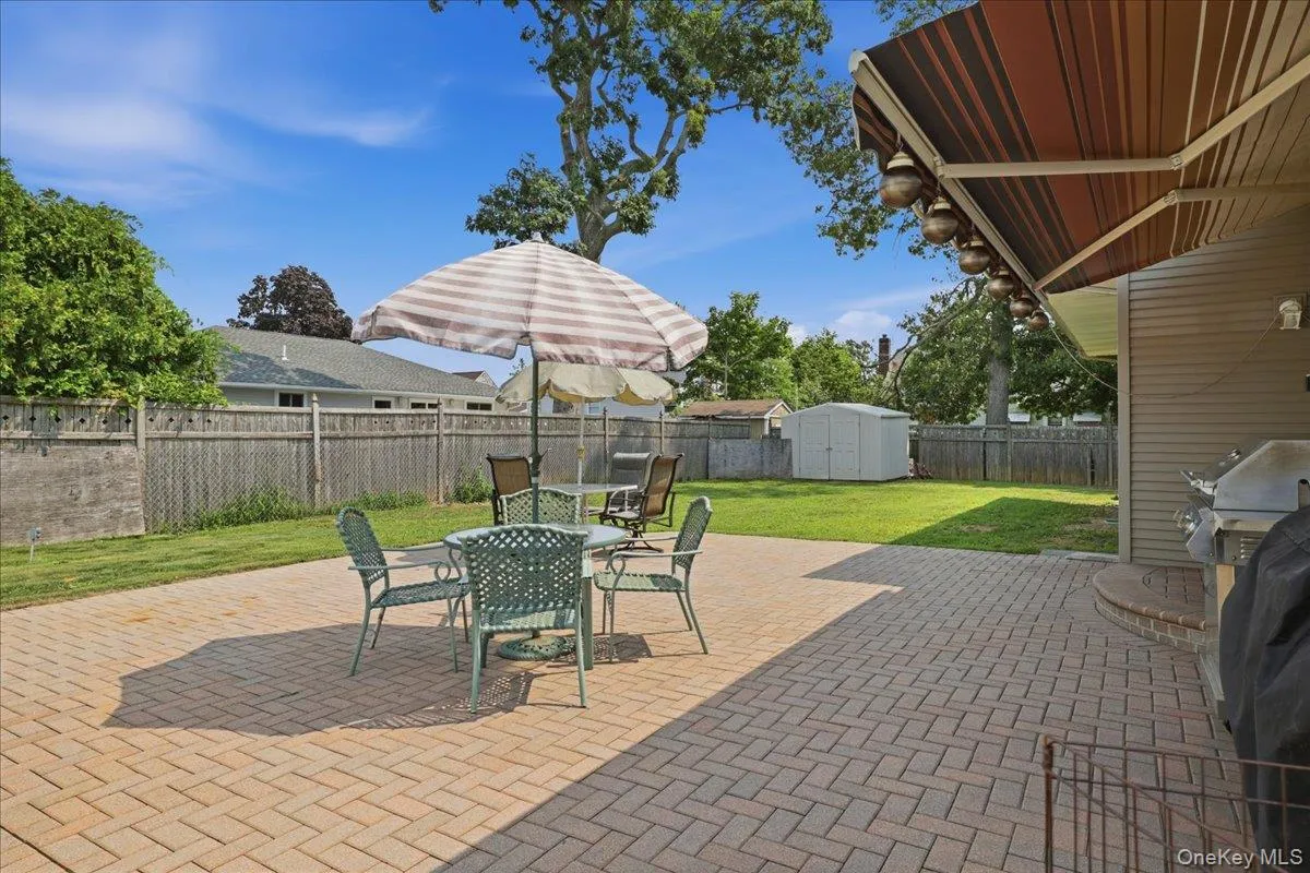 2 6th Avenue, Oyster Bay, NY, 2 Bedrooms Bedrooms, 6 Rooms Rooms,1 BathroomBathrooms,Residential,For Rent,6th,0,1038505 2 6th Avenue, Oyster Bay, NY, 2 Bedrooms Bedrooms, 6 Rooms Rooms,1 BathroomBathrooms,Residential,For Rent,6th,0,1038505