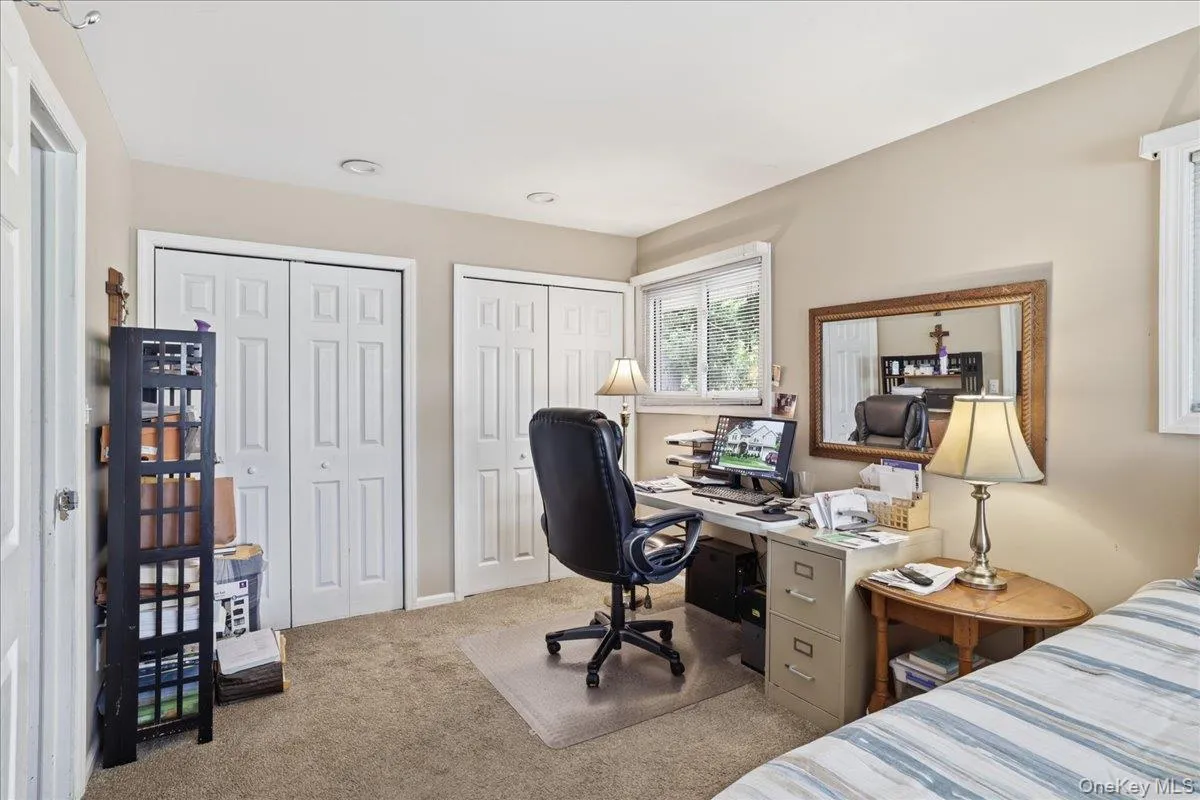 2 6th Avenue, Oyster Bay, NY, 2 Bedrooms Bedrooms, 6 Rooms Rooms,1 BathroomBathrooms,Residential,For Rent,6th,0,1038505 2 6th Avenue, Oyster Bay, NY, 2 Bedrooms Bedrooms, 6 Rooms Rooms,1 BathroomBathrooms,Residential,For Rent,6th,0,1038505