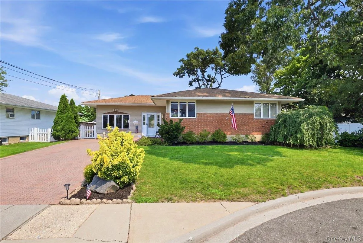 2 6th Avenue, Oyster Bay, NY, 2 Bedrooms Bedrooms, 6 Rooms Rooms,1 BathroomBathrooms,Residential,For Rent,6th,0,1038505 2 6th Avenue, Oyster Bay, NY, 2 Bedrooms Bedrooms, 6 Rooms Rooms,1 BathroomBathrooms,Residential,For Rent,6th,0,1038505