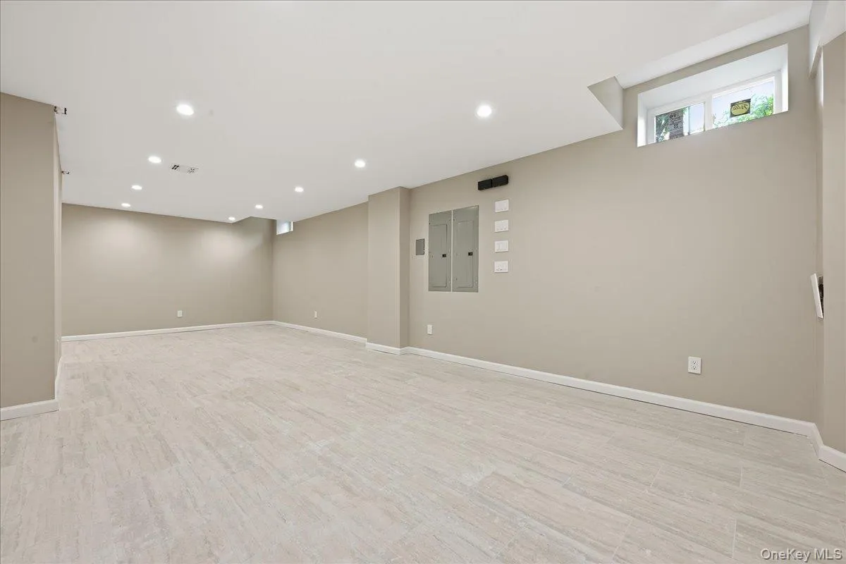 4 Corin Court, Oyster Bay, NY, 4 Bedrooms Bedrooms, 8 Rooms Rooms,3 BathroomsBathrooms,Residential,For Rent,Corin,0,1038506 4 Corin Court, Oyster Bay, NY, 4 Bedrooms Bedrooms, 8 Rooms Rooms,3 BathroomsBathrooms,Residential,For Rent,Corin,0,1038506