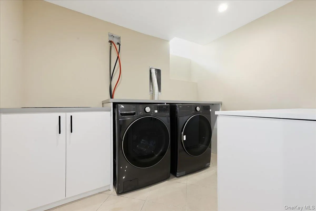 4 Corin Court, Oyster Bay, NY, 4 Bedrooms Bedrooms, 8 Rooms Rooms,3 BathroomsBathrooms,Residential,For Rent,Corin,0,1038506 4 Corin Court, Oyster Bay, NY, 4 Bedrooms Bedrooms, 8 Rooms Rooms,3 BathroomsBathrooms,Residential,For Rent,Corin,0,1038506
