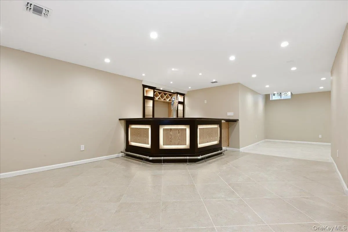 4 Corin Court, Oyster Bay, NY, 4 Bedrooms Bedrooms, 8 Rooms Rooms,3 BathroomsBathrooms,Residential,For Rent,Corin,0,1038506 4 Corin Court, Oyster Bay, NY, 4 Bedrooms Bedrooms, 8 Rooms Rooms,3 BathroomsBathrooms,Residential,For Rent,Corin,0,1038506