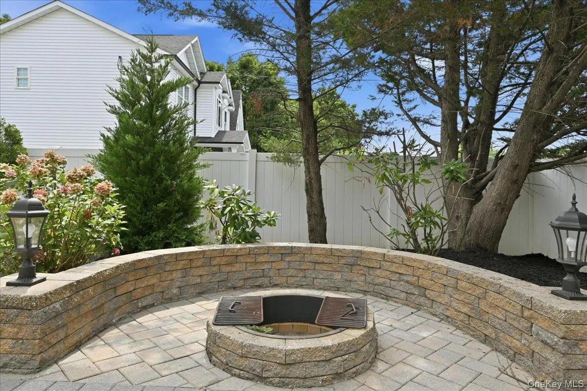 4 Corin Court, Oyster Bay, NY, 4 Bedrooms Bedrooms, 8 Rooms Rooms,3 BathroomsBathrooms,Residential,For Rent,Corin,0,1038506 4 Corin Court, Oyster Bay, NY, 4 Bedrooms Bedrooms, 8 Rooms Rooms,3 BathroomsBathrooms,Residential,For Rent,Corin,0,1038506