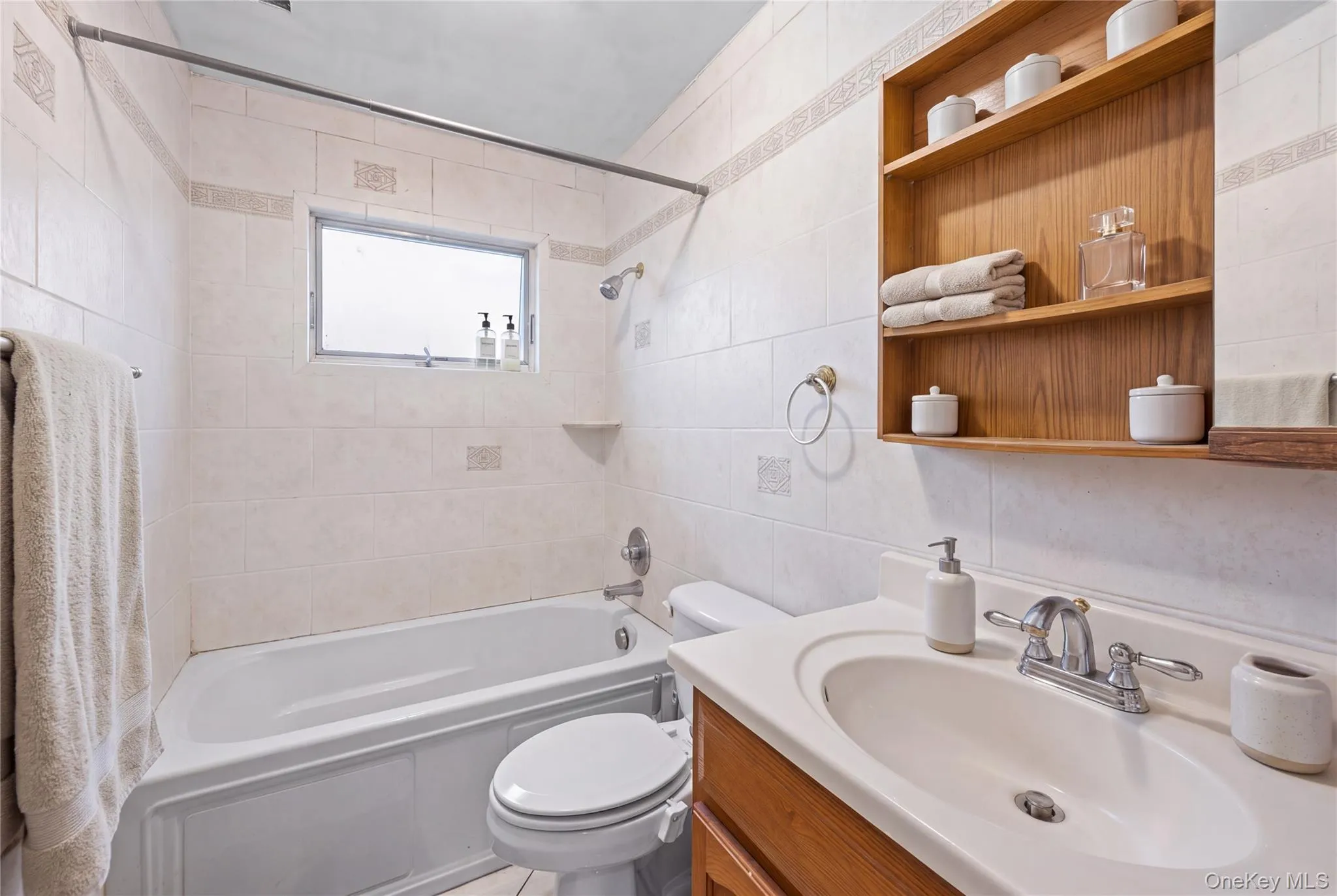 28 Book Lane, Hempstead, NY, 5 Bedrooms Bedrooms, 10 Rooms Rooms,2 BathroomsBathrooms,Residential,For Rent,Book,0,1038510 28 Book Lane, Hempstead, NY, 5 Bedrooms Bedrooms, 10 Rooms Rooms,2 BathroomsBathrooms,Residential,For Rent,Book,0,1038510