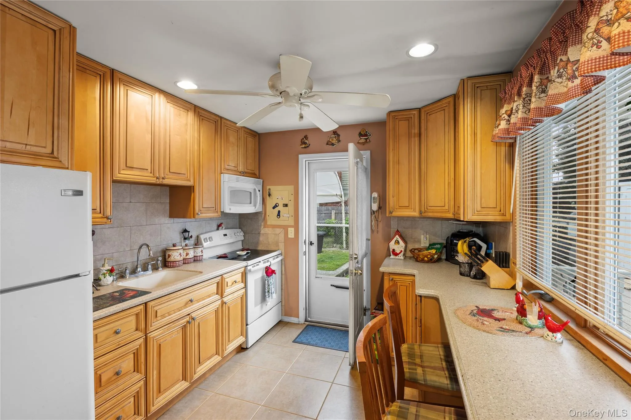 28 Book Lane, Hempstead, NY, 5 Bedrooms Bedrooms, 10 Rooms Rooms,2 BathroomsBathrooms,Residential,For Rent,Book,0,1038510 28 Book Lane, Hempstead, NY, 5 Bedrooms Bedrooms, 10 Rooms Rooms,2 BathroomsBathrooms,Residential,For Rent,Book,0,1038510