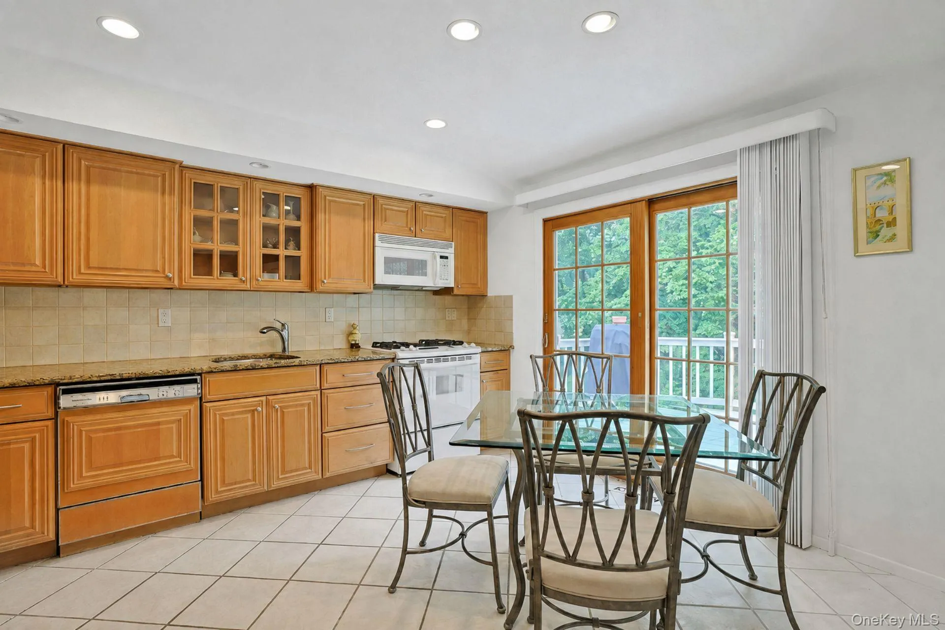 38 York Drive, Clarkstown, NY, 4 Bedrooms Bedrooms, 7 Rooms Rooms,2 BathroomsBathrooms,Residential,For Rent,York,0,1038511 38 York Drive, Clarkstown, NY, 4 Bedrooms Bedrooms, 7 Rooms Rooms,2 BathroomsBathrooms,Residential,For Rent,York,0,1038511