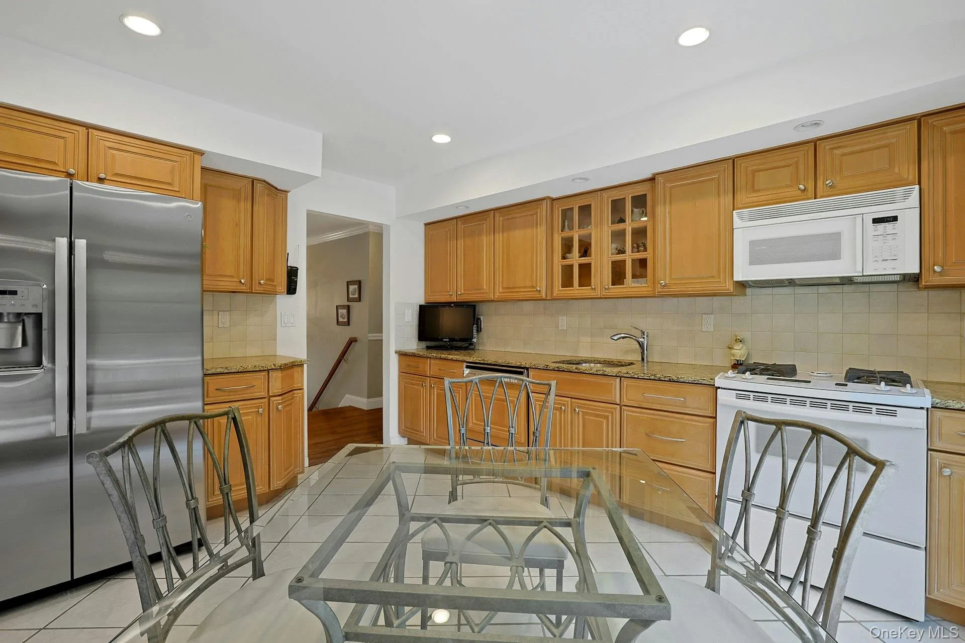 38 York Drive, Clarkstown, NY, 4 Bedrooms Bedrooms, 7 Rooms Rooms,2 BathroomsBathrooms,Residential,For Rent,York,0,1038511 38 York Drive, Clarkstown, NY, 4 Bedrooms Bedrooms, 7 Rooms Rooms,2 BathroomsBathrooms,Residential,For Rent,York,0,1038511