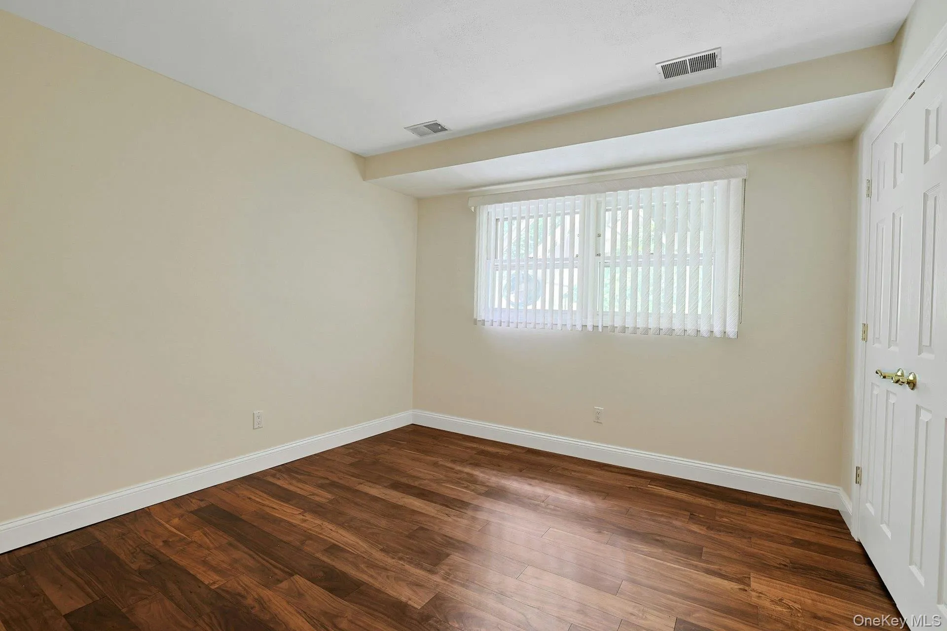 38 York Drive, Clarkstown, NY, 4 Bedrooms Bedrooms, 7 Rooms Rooms,2 BathroomsBathrooms,Residential,For Rent,York,0,1038511 38 York Drive, Clarkstown, NY, 4 Bedrooms Bedrooms, 7 Rooms Rooms,2 BathroomsBathrooms,Residential,For Rent,York,0,1038511