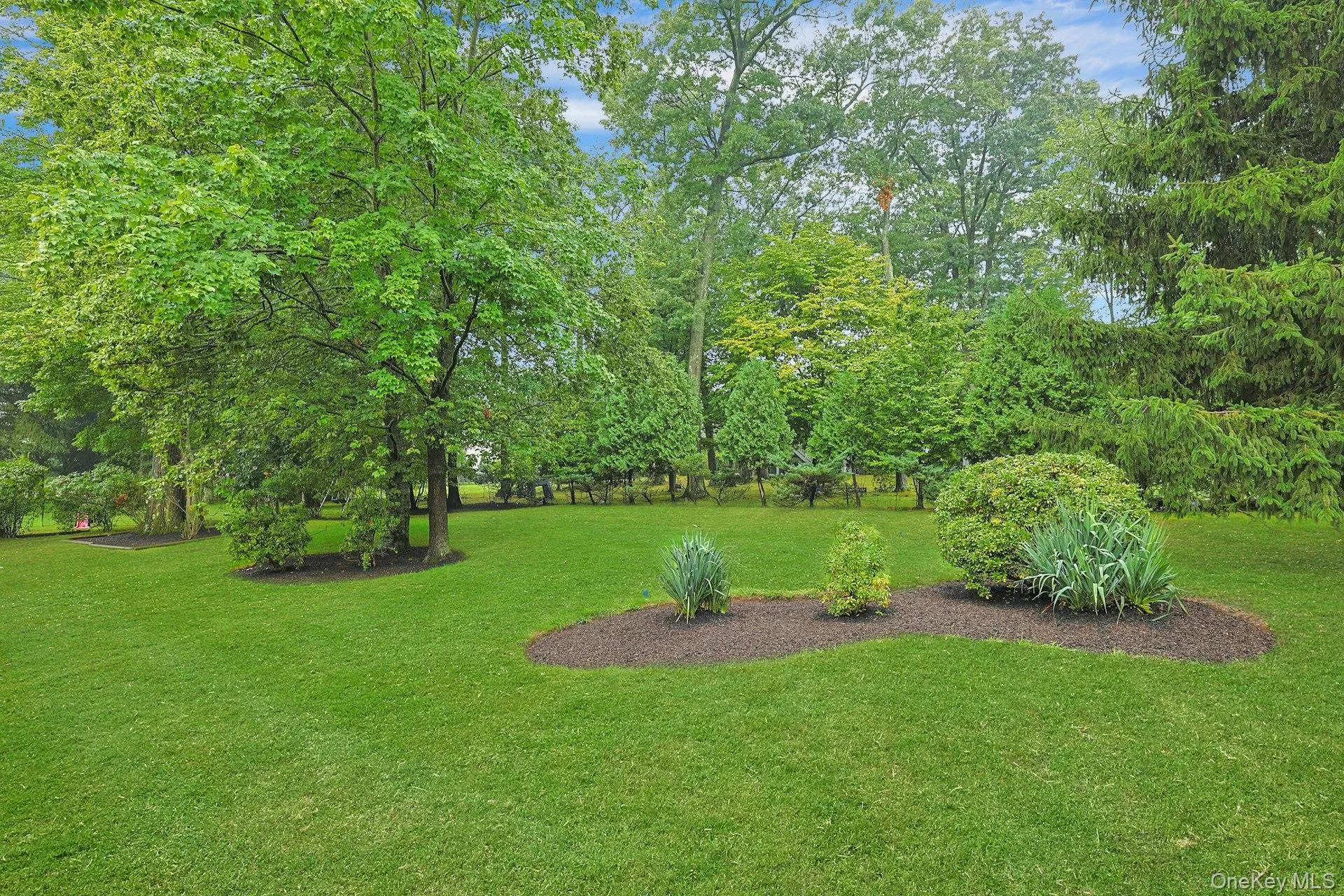 38 York Drive, Clarkstown, NY, 4 Bedrooms Bedrooms, 7 Rooms Rooms,2 BathroomsBathrooms,Residential,For Rent,York,0,1038511 38 York Drive, Clarkstown, NY, 4 Bedrooms Bedrooms, 7 Rooms Rooms,2 BathroomsBathrooms,Residential,For Rent,York,0,1038511