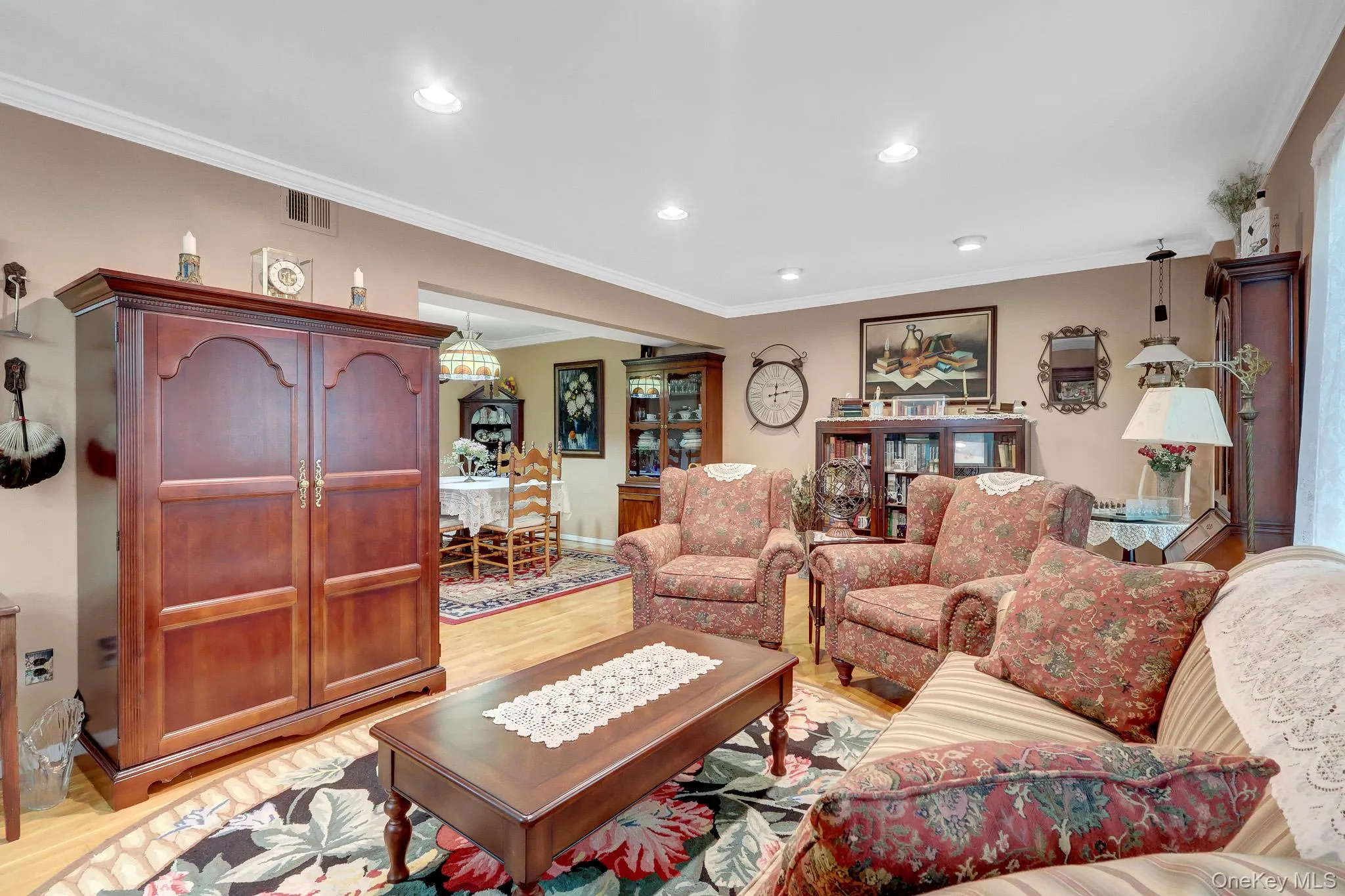 11 Clubhouse Court, Oyster Bay, NY, 3 Bedrooms Bedrooms, 9 Rooms Rooms,2 BathroomsBathrooms,Residential,For Rent,Clubhouse,0,1038513 11 Clubhouse Court, Oyster Bay, NY, 3 Bedrooms Bedrooms, 9 Rooms Rooms,2 BathroomsBathrooms,Residential,For Rent,Clubhouse,0,1038513