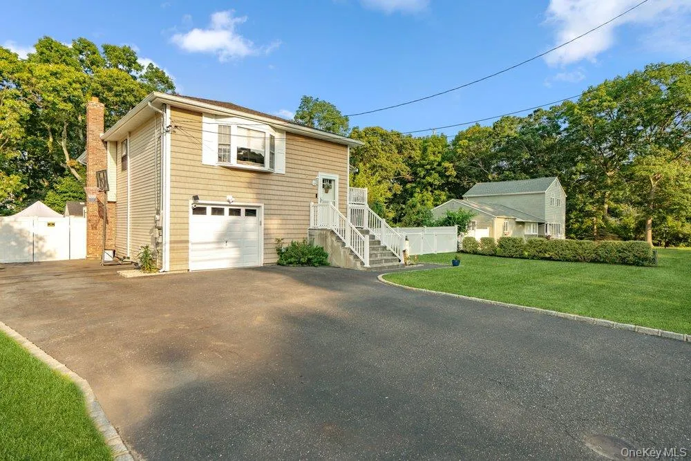 107 Avenue A, Islip, NY, 4 Bedrooms Bedrooms, 9 Rooms Rooms,2 BathroomsBathrooms,Residential,For Rent,Avenue A,0,1038516 107 Avenue A, Islip, NY, 4 Bedrooms Bedrooms, 9 Rooms Rooms,2 BathroomsBathrooms,Residential,For Rent,Avenue A,0,1038516