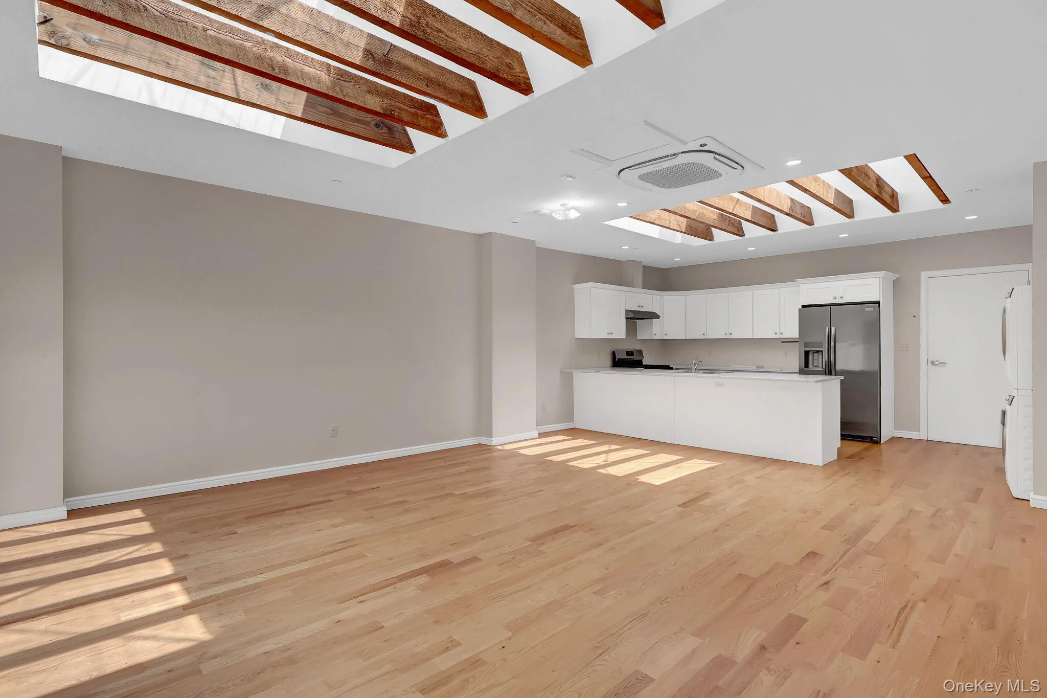 136 Rockaway Avenue, Hempstead, NY, 1 Bedroom Bedrooms, 4 Rooms Rooms,1 BathroomBathrooms,Residential Lease,For Rent,Rockaway,0,1038519 136 Rockaway Avenue, Hempstead, NY, 1 Bedroom Bedrooms, 4 Rooms Rooms,1 BathroomBathrooms,Residential Lease,For Rent,Rockaway,0,1038519