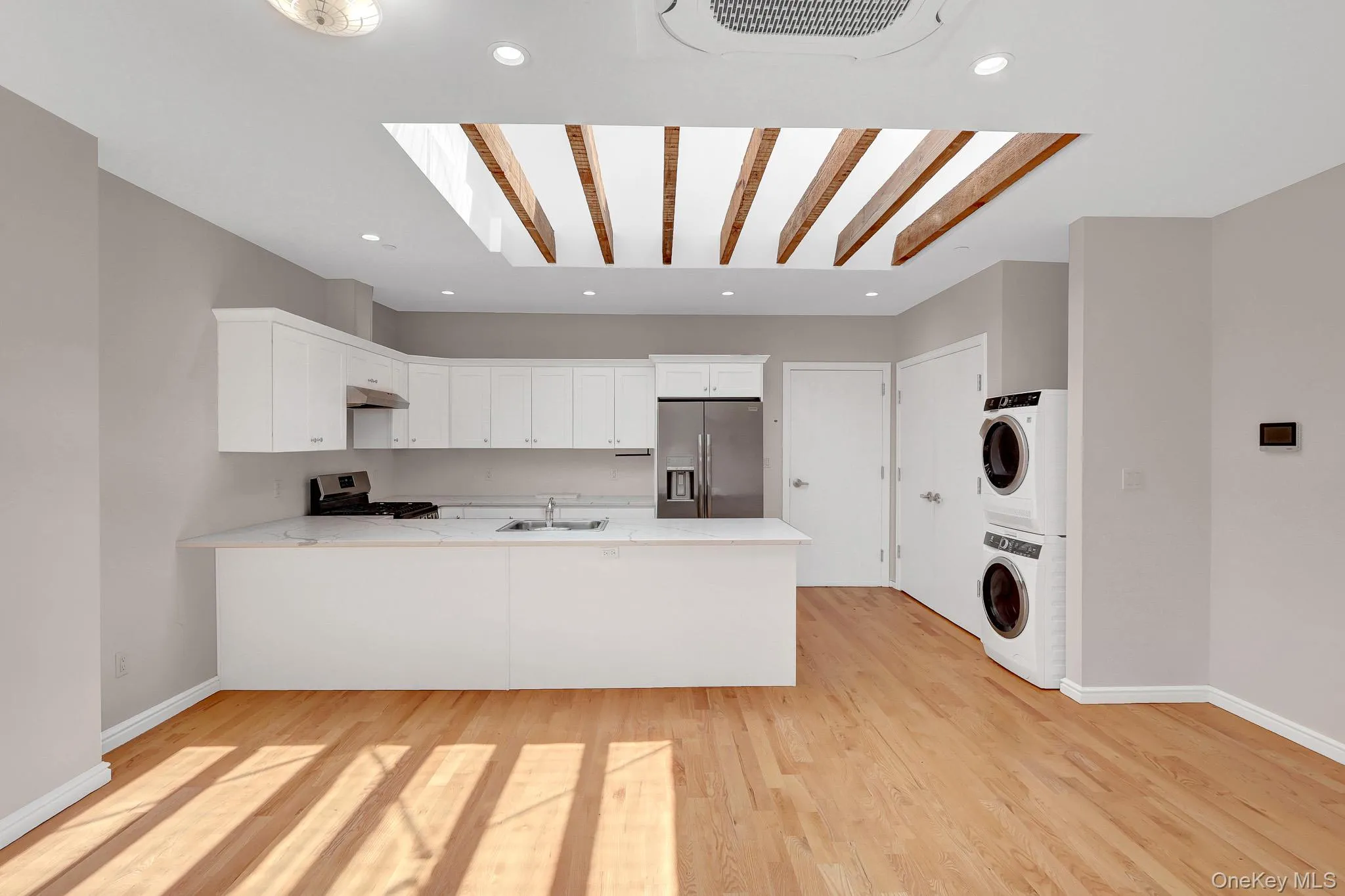 136 Rockaway Avenue, Hempstead, NY, 1 Bedroom Bedrooms, 4 Rooms Rooms,1 BathroomBathrooms,Residential Lease,For Rent,Rockaway,0,1038519 136 Rockaway Avenue, Hempstead, NY, 1 Bedroom Bedrooms, 4 Rooms Rooms,1 BathroomBathrooms,Residential Lease,For Rent,Rockaway,0,1038519