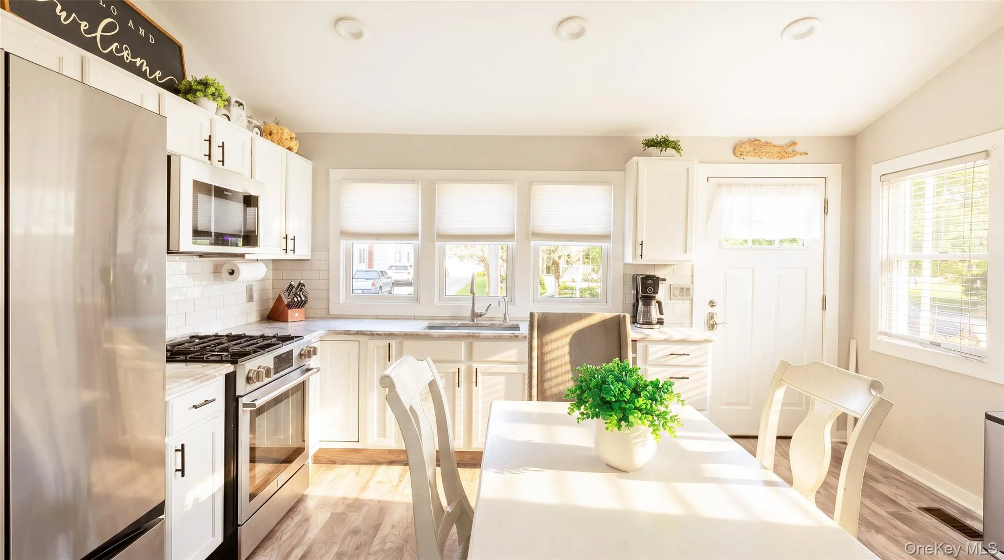 27 Wood Avenue, Brookhaven, NY, 3 Bedrooms Bedrooms, 6 Rooms Rooms,1 BathroomBathrooms,Residential,For Rent,Wood,0,1038520 27 Wood Avenue, Brookhaven, NY, 3 Bedrooms Bedrooms, 6 Rooms Rooms,1 BathroomBathrooms,Residential,For Rent,Wood,0,1038520