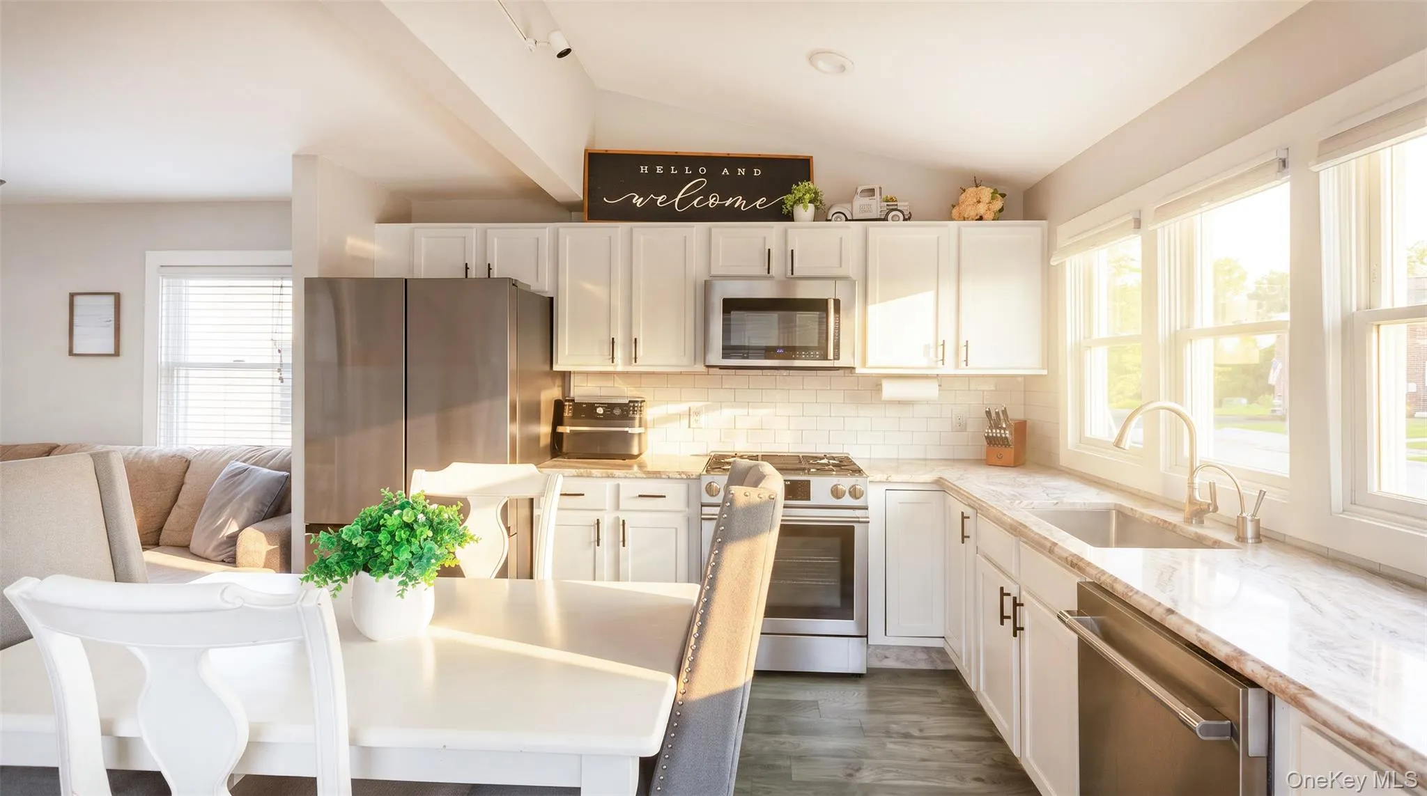 27 Wood Avenue, Brookhaven, NY, 3 Bedrooms Bedrooms, 6 Rooms Rooms,1 BathroomBathrooms,Residential,For Rent,Wood,0,1038520 27 Wood Avenue, Brookhaven, NY, 3 Bedrooms Bedrooms, 6 Rooms Rooms,1 BathroomBathrooms,Residential,For Rent,Wood,0,1038520