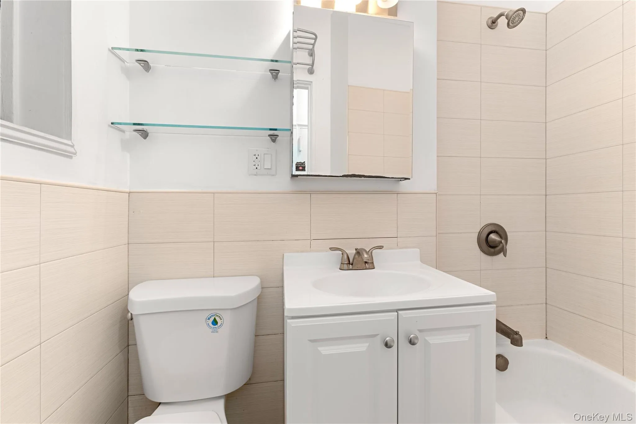415 46 Street, New York, NY, 2 Rooms Rooms,1 BathroomBathrooms,Residential,For Rent,46,0,1038521 415 46 Street, New York, NY, 2 Rooms Rooms,1 BathroomBathrooms,Residential,For Rent,46,0,1038521
