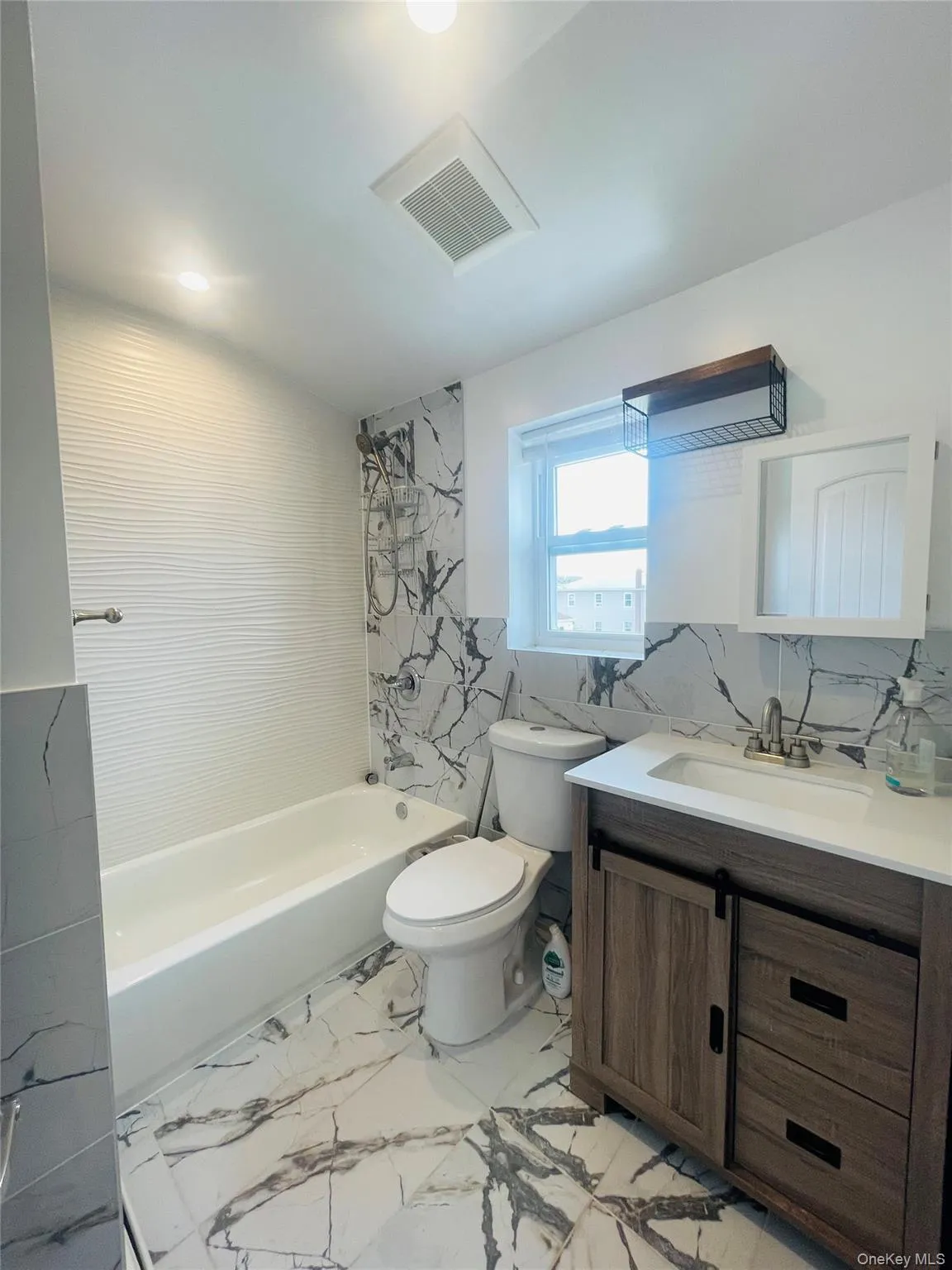 9976 164th Avenue, New York, NY, 3 Bedrooms Bedrooms, 5 Rooms Rooms,2 BathroomsBathrooms,Residential Lease,For Rent,164th,0,1038523 9976 164th Avenue, New York, NY, 3 Bedrooms Bedrooms, 5 Rooms Rooms,2 BathroomsBathrooms,Residential Lease,For Rent,164th,0,1038523