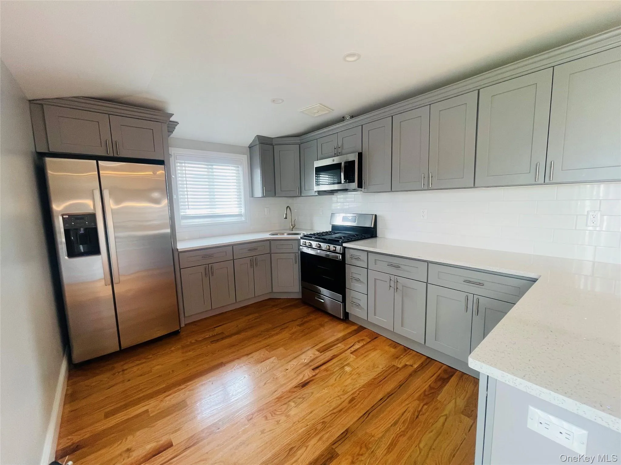9976 164th Avenue, New York, NY, 3 Bedrooms Bedrooms, 5 Rooms Rooms,2 BathroomsBathrooms,Residential Lease,For Rent,164th,0,1038523 9976 164th Avenue, New York, NY, 3 Bedrooms Bedrooms, 5 Rooms Rooms,2 BathroomsBathrooms,Residential Lease,For Rent,164th,0,1038523
