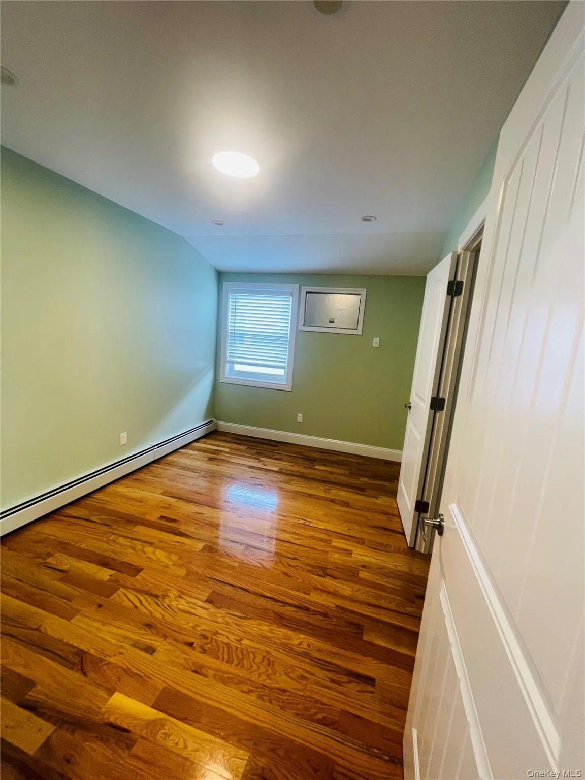 9976 164th Avenue, New York, NY, 3 Bedrooms Bedrooms, 5 Rooms Rooms,2 BathroomsBathrooms,Residential Lease,For Rent,164th,0,1038523 9976 164th Avenue, New York, NY, 3 Bedrooms Bedrooms, 5 Rooms Rooms,2 BathroomsBathrooms,Residential Lease,For Rent,164th,0,1038523