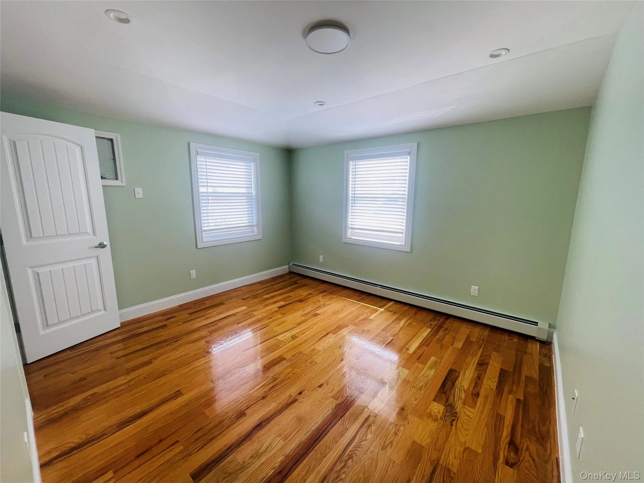 9976 164th Avenue, New York, NY, 3 Bedrooms Bedrooms, 5 Rooms Rooms,2 BathroomsBathrooms,Residential Lease,For Rent,164th,0,1038523 9976 164th Avenue, New York, NY, 3 Bedrooms Bedrooms, 5 Rooms Rooms,2 BathroomsBathrooms,Residential Lease,For Rent,164th,0,1038523