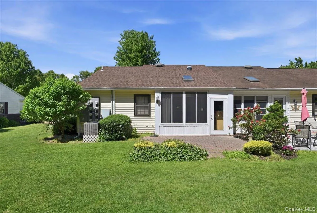 90 Knolls Drive, Brookhaven, NY, 2 Bedrooms Bedrooms, 5 Rooms Rooms,2 BathroomsBathrooms,Residential,For Rent,Knolls,0,1038527 90 Knolls Drive, Brookhaven, NY, 2 Bedrooms Bedrooms, 5 Rooms Rooms,2 BathroomsBathrooms,Residential,For Rent,Knolls,0,1038527