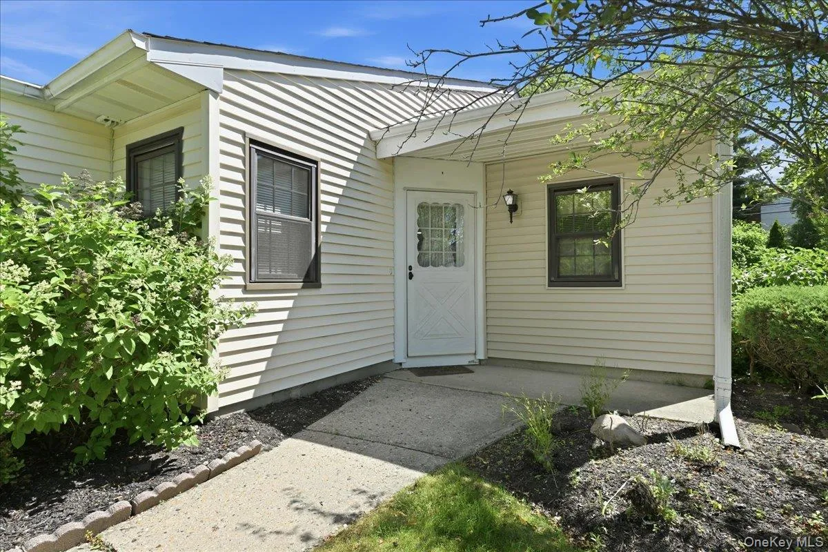 90 Knolls Drive, Brookhaven, NY, 2 Bedrooms Bedrooms, 5 Rooms Rooms,2 BathroomsBathrooms,Residential,For Rent,Knolls,0,1038527 90 Knolls Drive, Brookhaven, NY, 2 Bedrooms Bedrooms, 5 Rooms Rooms,2 BathroomsBathrooms,Residential,For Rent,Knolls,0,1038527