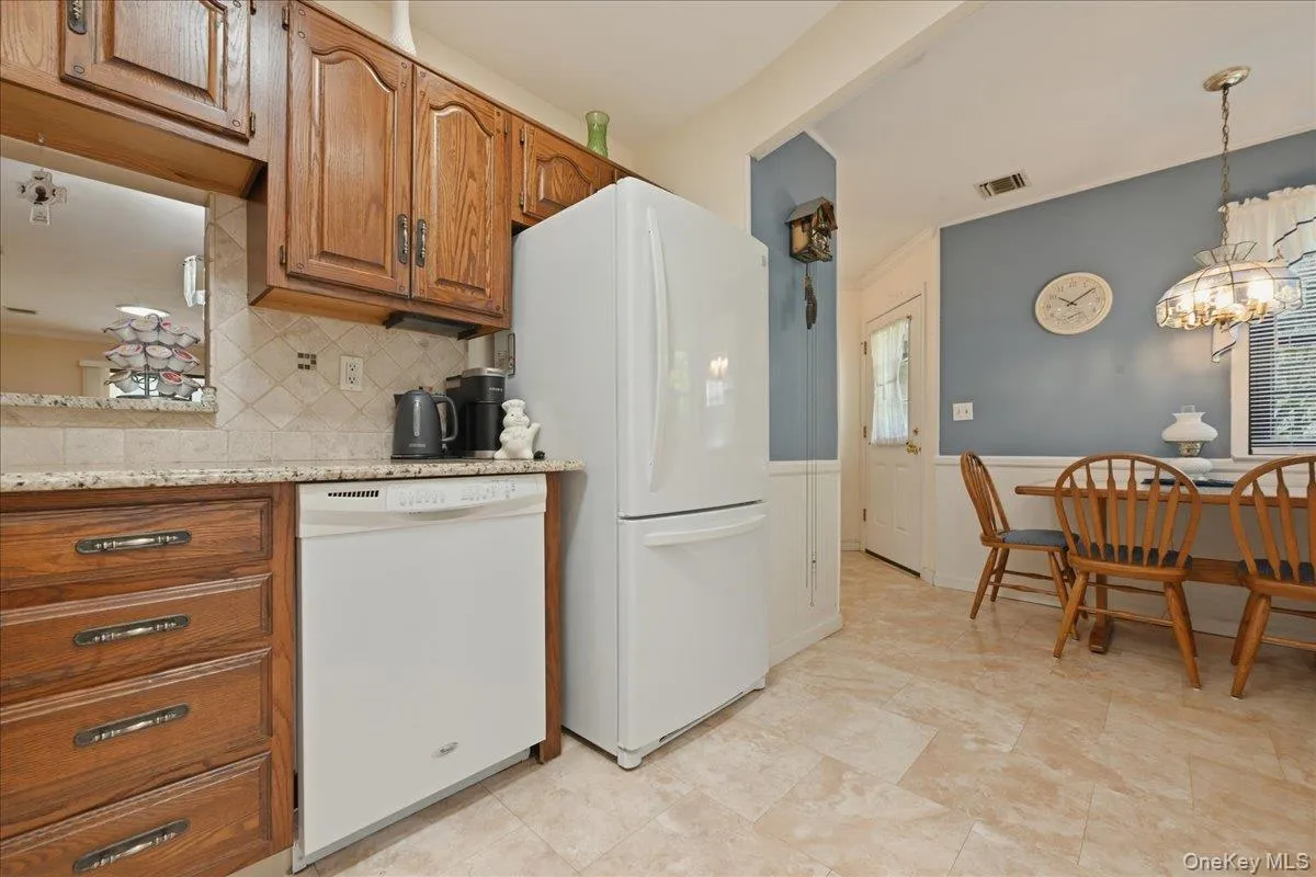 90 Knolls Drive, Brookhaven, NY, 2 Bedrooms Bedrooms, 5 Rooms Rooms,2 BathroomsBathrooms,Residential,For Rent,Knolls,0,1038527 90 Knolls Drive, Brookhaven, NY, 2 Bedrooms Bedrooms, 5 Rooms Rooms,2 BathroomsBathrooms,Residential,For Rent,Knolls,0,1038527