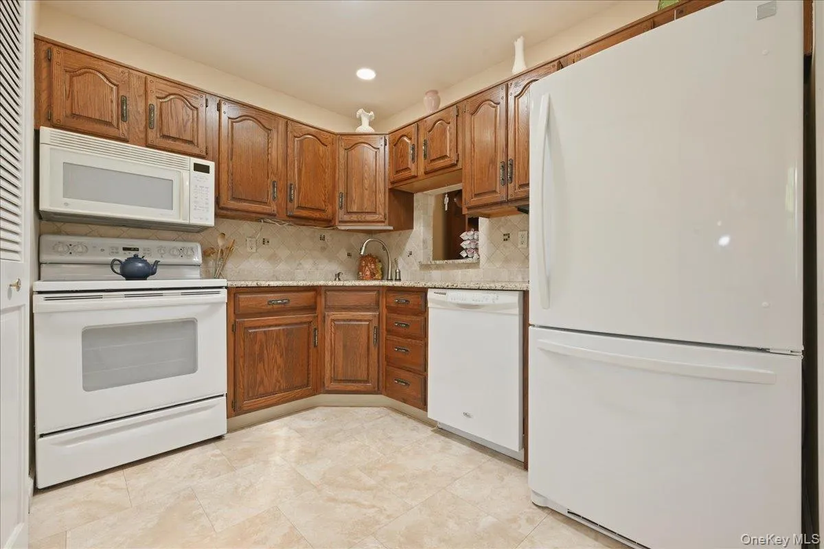90 Knolls Drive, Brookhaven, NY, 2 Bedrooms Bedrooms, 5 Rooms Rooms,2 BathroomsBathrooms,Residential,For Rent,Knolls,0,1038527 90 Knolls Drive, Brookhaven, NY, 2 Bedrooms Bedrooms, 5 Rooms Rooms,2 BathroomsBathrooms,Residential,For Rent,Knolls,0,1038527