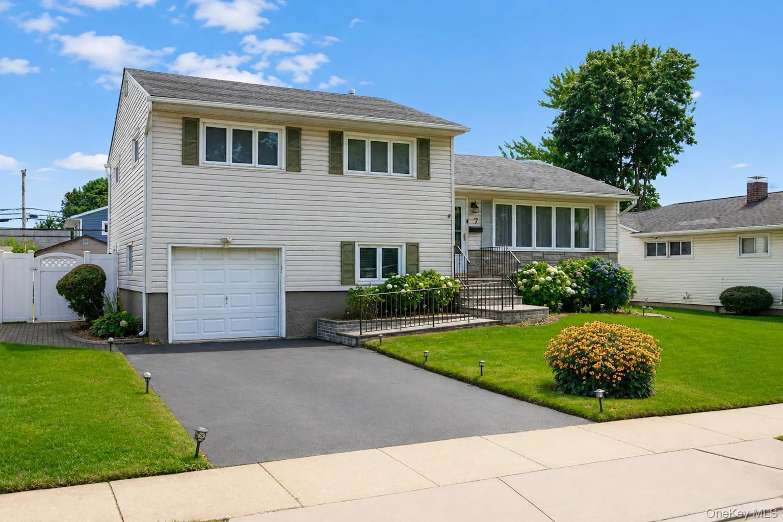 7 Primrose Avenue, Oyster Bay, NY, 3 Bedrooms Bedrooms, 10 Rooms Rooms,2 BathroomsBathrooms,Residential,For Rent,Primrose,0,1038529 7 Primrose Avenue, Oyster Bay, NY, 3 Bedrooms Bedrooms, 10 Rooms Rooms,2 BathroomsBathrooms,Residential,For Rent,Primrose,0,1038529