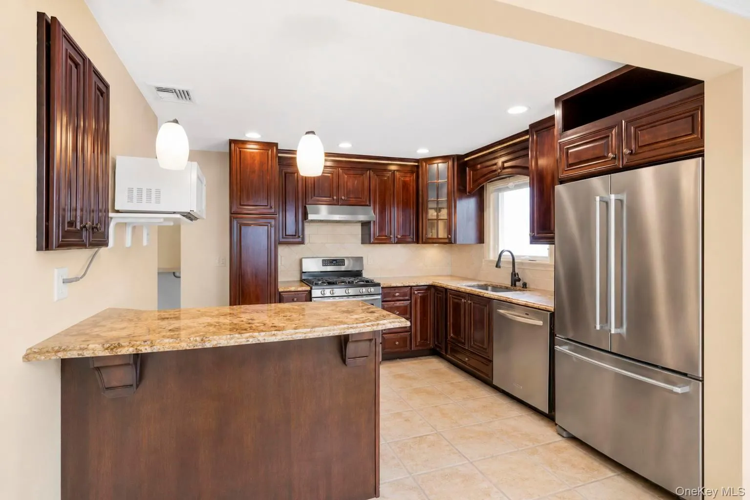 7 Primrose Avenue, Oyster Bay, NY, 3 Bedrooms Bedrooms, 10 Rooms Rooms,2 BathroomsBathrooms,Residential,For Rent,Primrose,0,1038529 7 Primrose Avenue, Oyster Bay, NY, 3 Bedrooms Bedrooms, 10 Rooms Rooms,2 BathroomsBathrooms,Residential,For Rent,Primrose,0,1038529