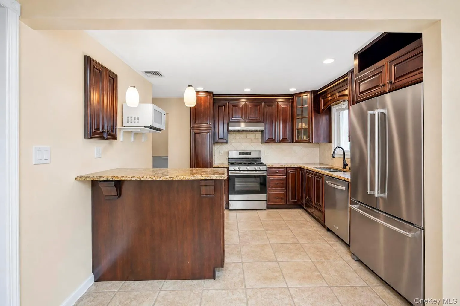 7 Primrose Avenue, Oyster Bay, NY, 3 Bedrooms Bedrooms, 10 Rooms Rooms,2 BathroomsBathrooms,Residential,For Rent,Primrose,0,1038529 7 Primrose Avenue, Oyster Bay, NY, 3 Bedrooms Bedrooms, 10 Rooms Rooms,2 BathroomsBathrooms,Residential,For Rent,Primrose,0,1038529