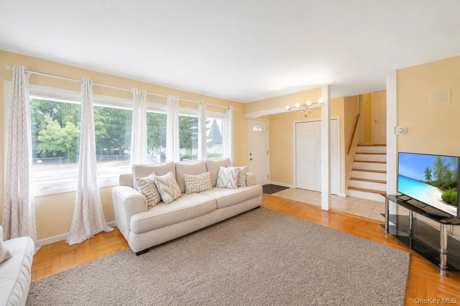 7 Primrose Avenue, Oyster Bay, NY, 3 Bedrooms Bedrooms, 10 Rooms Rooms,2 BathroomsBathrooms,Residential,For Rent,Primrose,0,1038529 7 Primrose Avenue, Oyster Bay, NY, 3 Bedrooms Bedrooms, 10 Rooms Rooms,2 BathroomsBathrooms,Residential,For Rent,Primrose,0,1038529