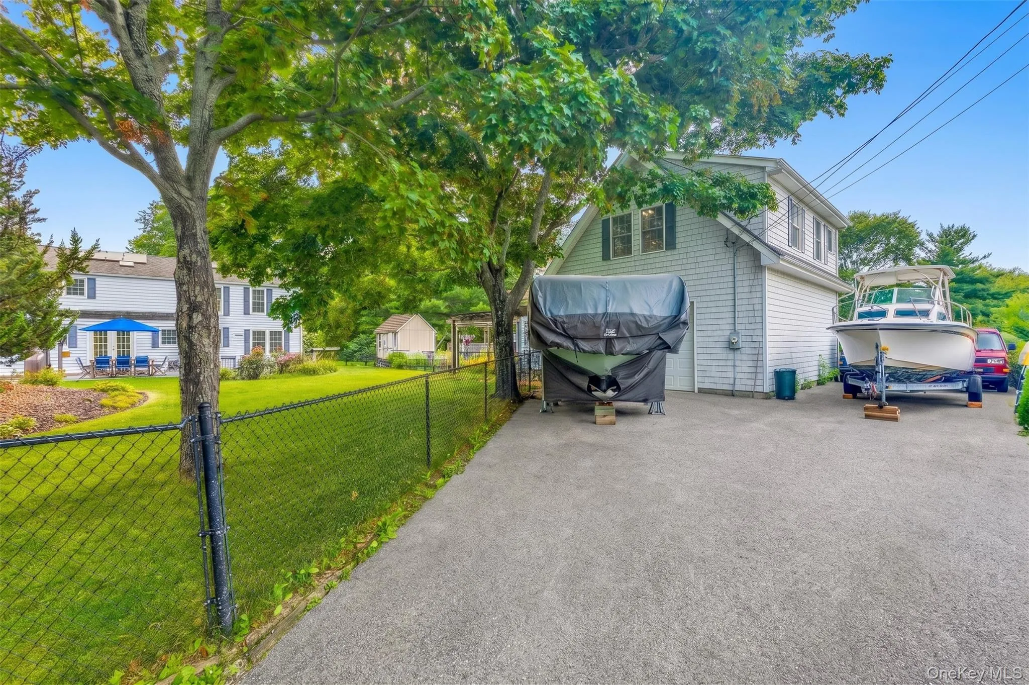 Guest Cottage: Room for Boat & RV parking—comfortable stay with space for your vehicles. Guest Cottage: Room for Boat & RV parking—comfortable stay with space for your vehicles.