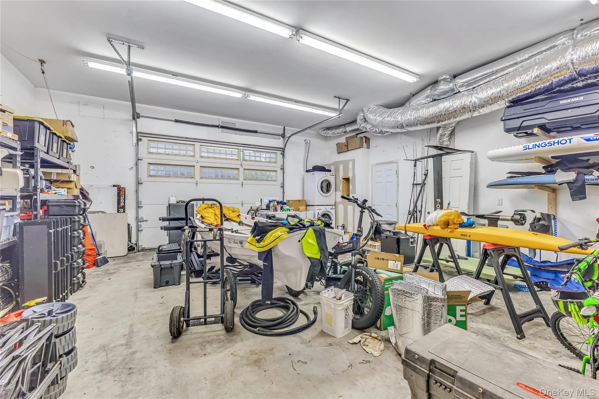 2 garage/workshops with space for a vehicle lift. 2 garage/workshops with space for a vehicle lift.