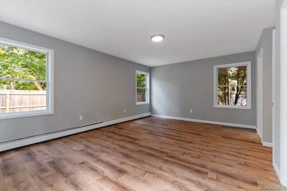 685 Horseblock Road, Brookhaven, NY, 3 Bedrooms Bedrooms, 7 Rooms Rooms,2 BathroomsBathrooms,Residential,For Rent,Horseblock,0,1038543 685 Horseblock Road, Brookhaven, NY, 3 Bedrooms Bedrooms, 7 Rooms Rooms,2 BathroomsBathrooms,Residential,For Rent,Horseblock,0,1038543