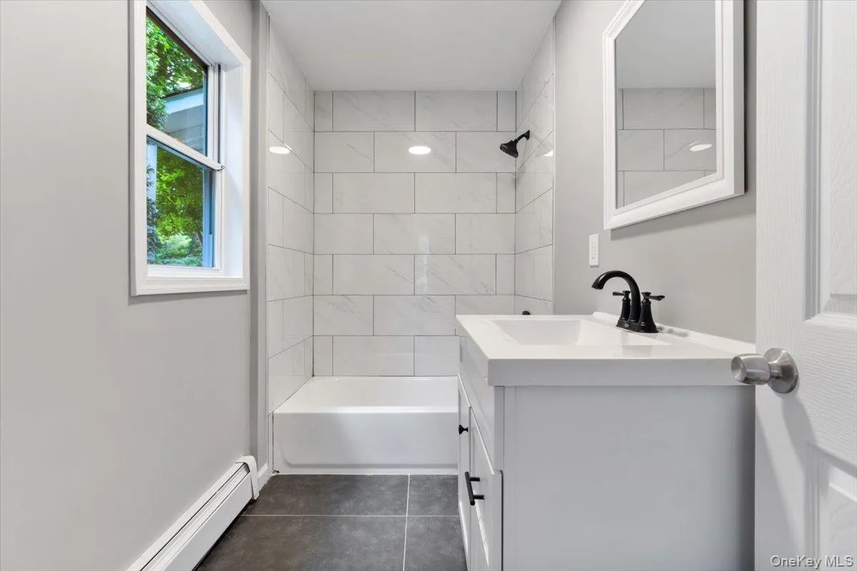 685 Horseblock Road, Brookhaven, NY, 3 Bedrooms Bedrooms, 7 Rooms Rooms,2 BathroomsBathrooms,Residential,For Rent,Horseblock,0,1038543 685 Horseblock Road, Brookhaven, NY, 3 Bedrooms Bedrooms, 7 Rooms Rooms,2 BathroomsBathrooms,Residential,For Rent,Horseblock,0,1038543