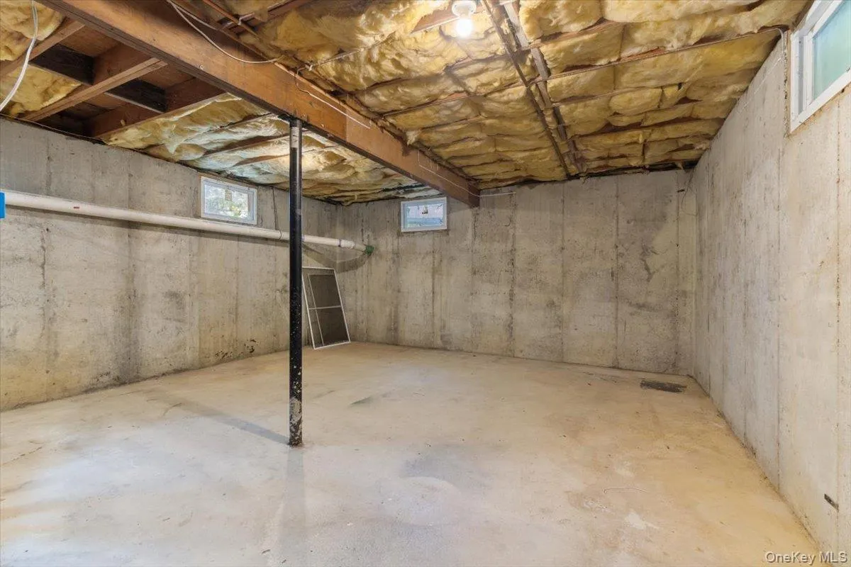 685 Horseblock Road, Brookhaven, NY, 3 Bedrooms Bedrooms, 7 Rooms Rooms,2 BathroomsBathrooms,Residential,For Rent,Horseblock,0,1038543 685 Horseblock Road, Brookhaven, NY, 3 Bedrooms Bedrooms, 7 Rooms Rooms,2 BathroomsBathrooms,Residential,For Rent,Horseblock,0,1038543